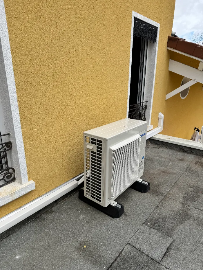 Installation climatisation Panasonic unité extérieure — ARENERGIE Lyon